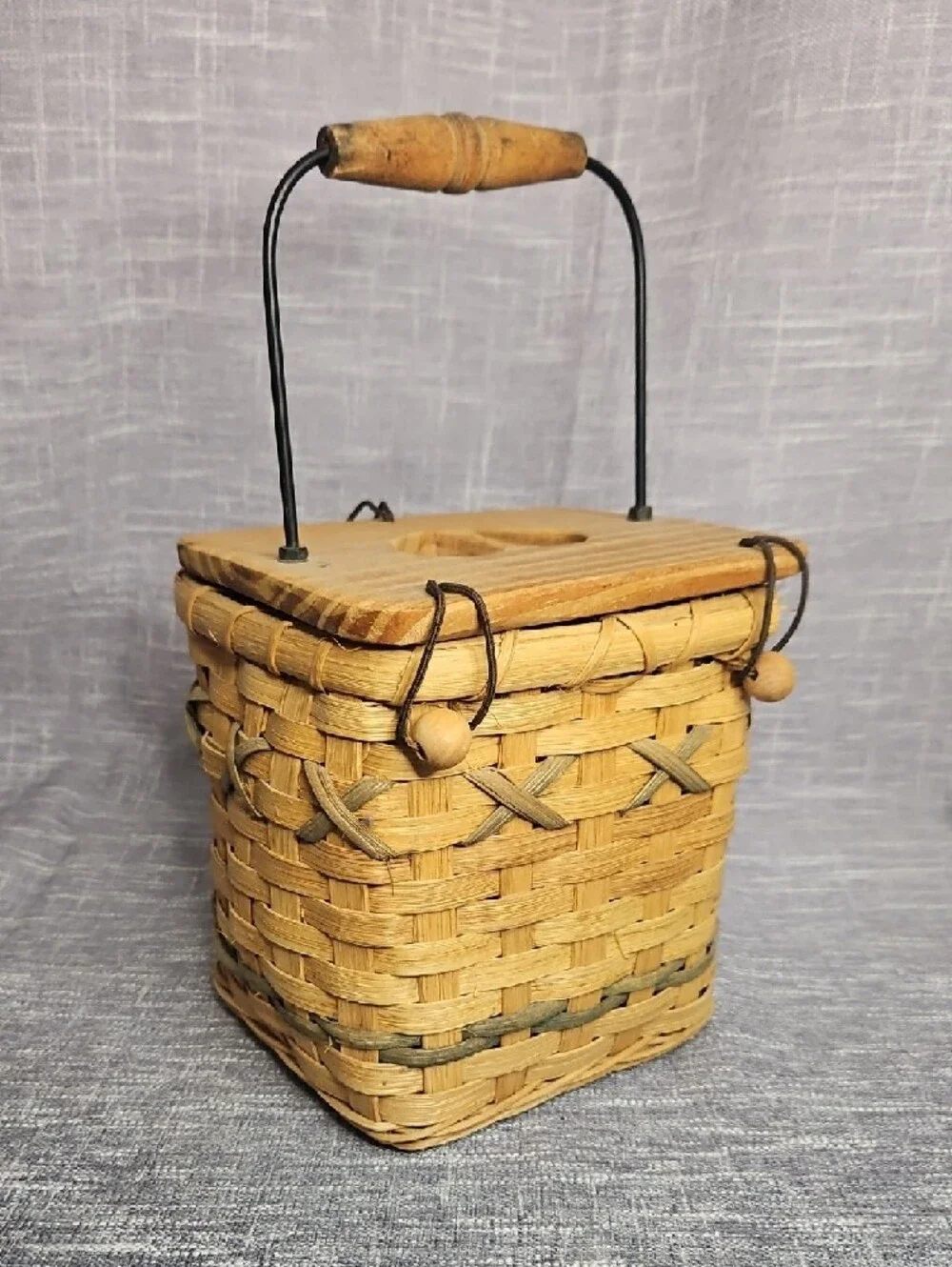 Woven Natural Rattan Tissue Box Holder with Handle